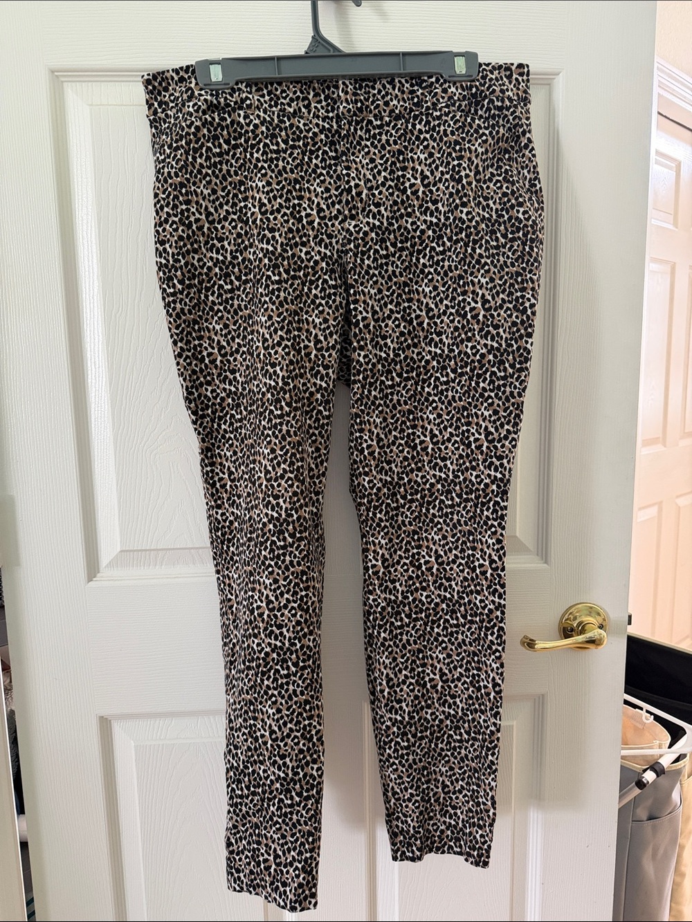 Old Navy Women's Leopard Print Stretch Pull-On Pants - Beige & Black
